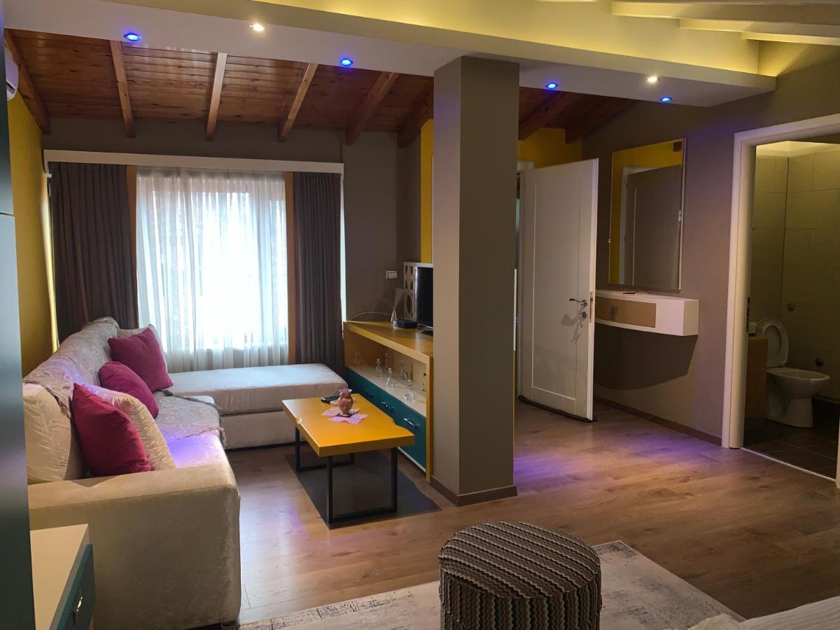 Guest House People Корча Экстерьер фото